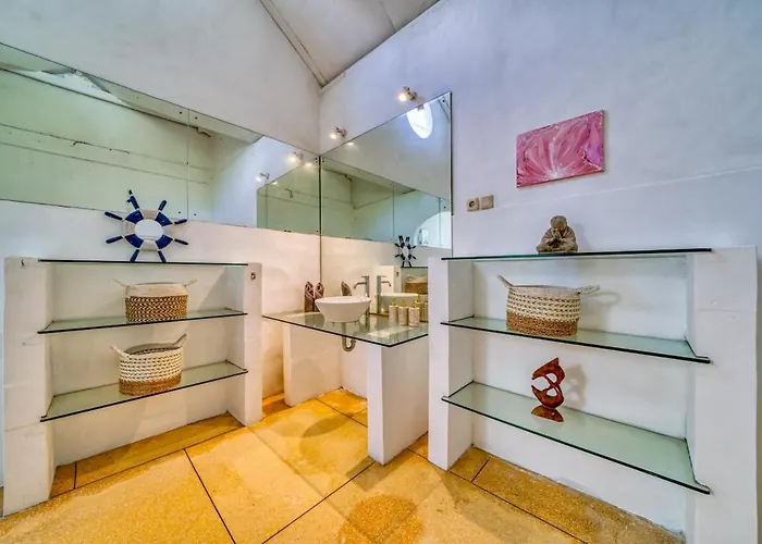 Вилла Sabi 2br In The Heart Of By Santi Management *