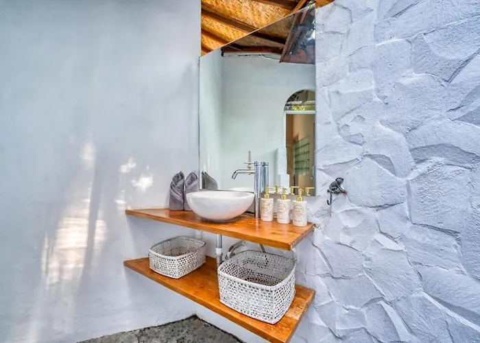 Sabi 2br In The Heart Of By Santi Management Вилла Семиньяк